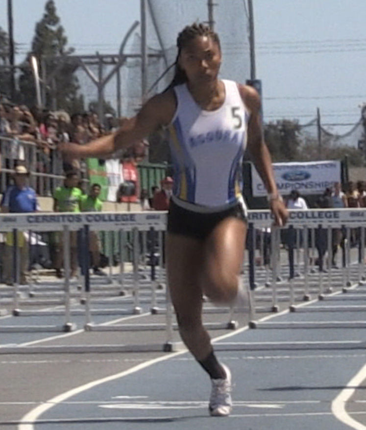 2016-05-21 - Frame Grab -11-d2 (Tara Davis at the Finish)